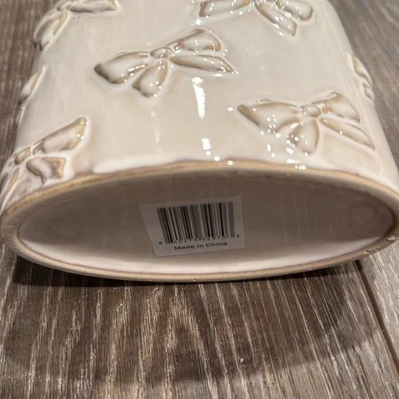 Cream Bow-Embossed Ceramic Brush Holder - Picture 4 of 5
